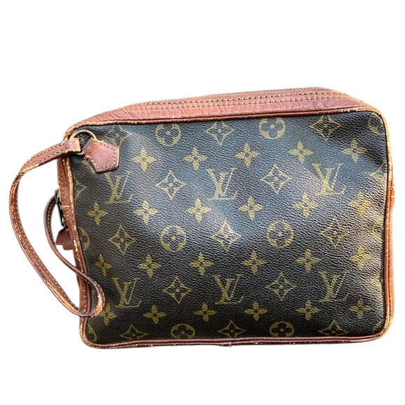 Louis Vuitton LV Vintage Monogram Wristlet Clutch with Corner Wear - Picture 3 of 10